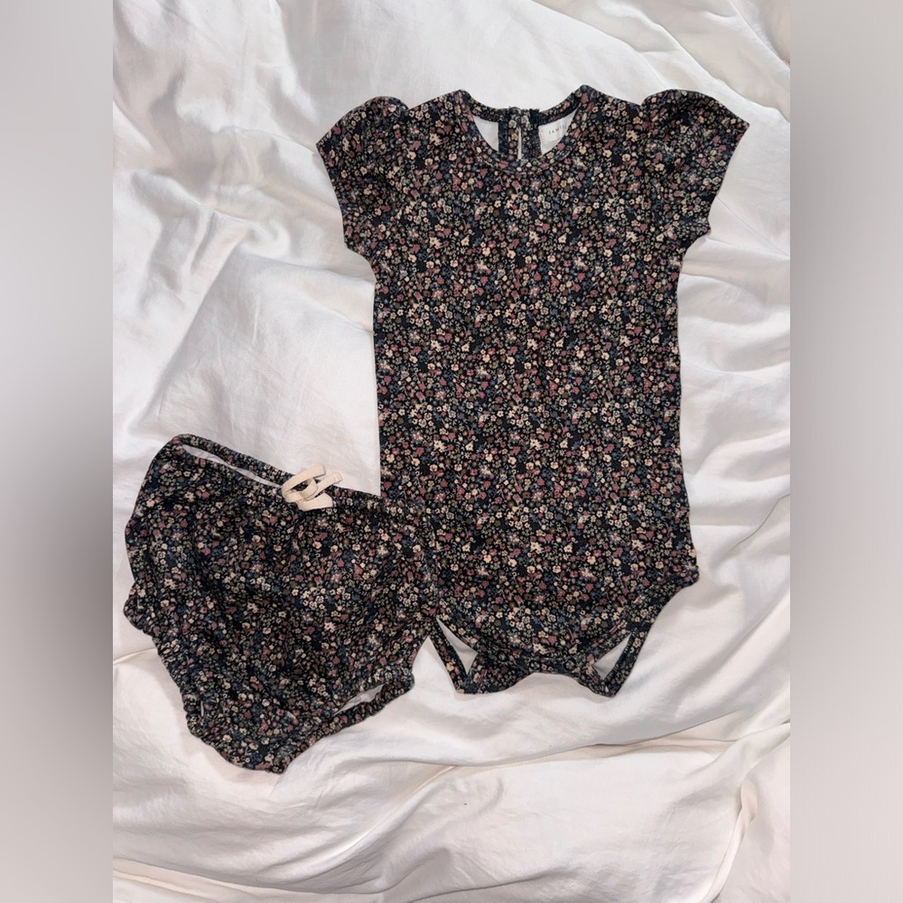 NWOT Jamie Kay set